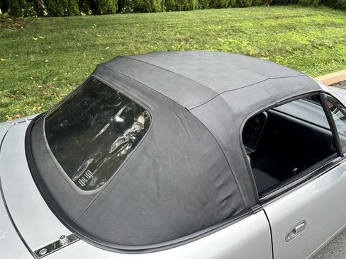 Used 1990 MAZDA MX-5 Miata RWD image 49