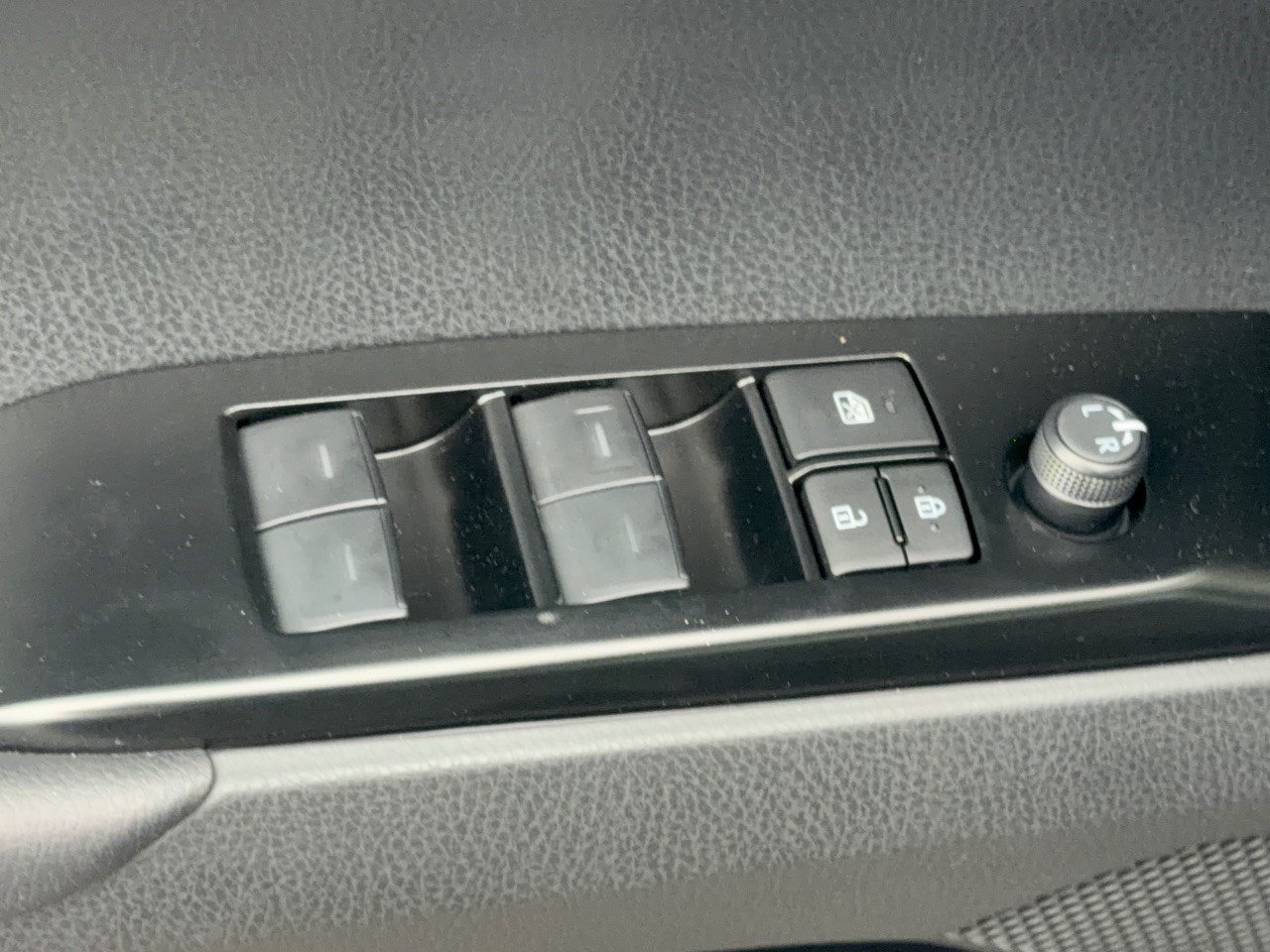 Used 2026 Toyota Camry SE FWD image 15