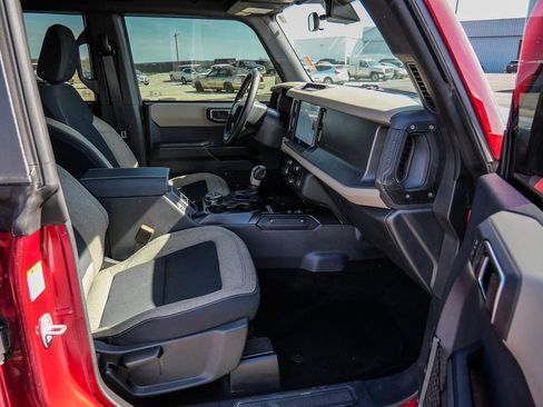 Used 2025 Ford Bronco Big Bend image 13