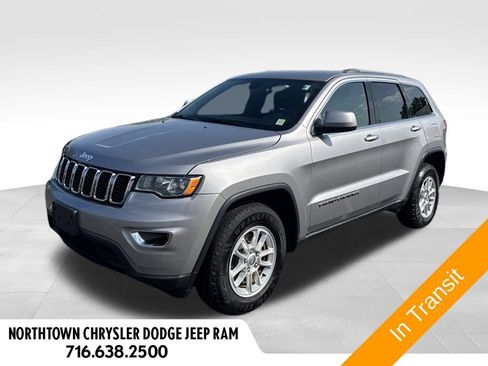 Used 2018 Jeep Grand Cherokee Laredo AWD/4WD image 9