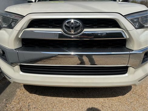 Used 2017 Toyota 4Runner Limited image 9