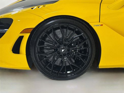 Used 2024 McLaren 750S Spider image 29