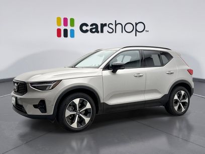 Used 2025 Volvo XC40 B5 Plus