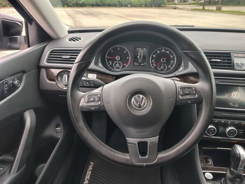 Used 2015 Volkswagen Passat TDI SEL Premium FWD image 33