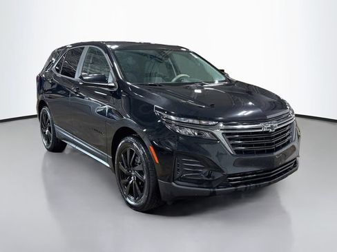 Used 2024 Chevrolet Equinox LS w/ LS Convenience Package FWD image 3