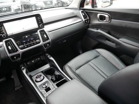 Certified 2023 Kia Sorento EX image 11
