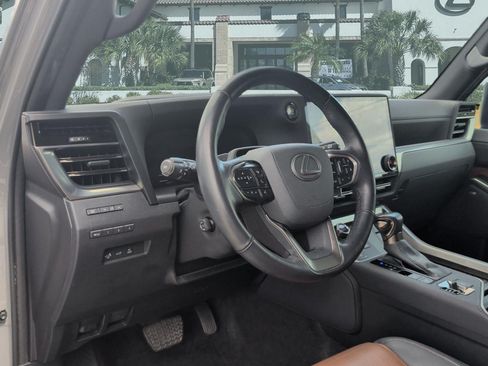 Certified 2024 Lexus GX 550 w/ Accessory Package (Z1) AWD/4WD image 12