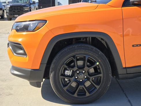 New 2026 Jeep Compass Latitude image 6