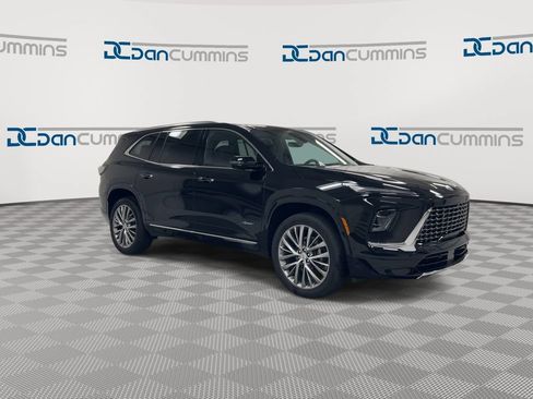 Used 2026 Buick Enclave Avenir w/ Super Cruise Package AWD/4WD image 2