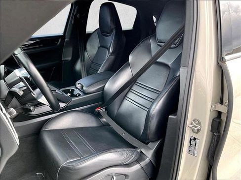 Used 2021 Porsche Cayenne Coupe image 27