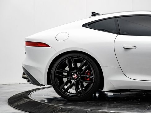 Used 2016 Jaguar F-TYPE R image 16