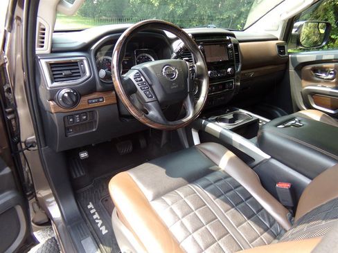 Used 2019 Nissan Titan Platinum Reserve w/ Platinum Utility Package AWD/4WD image 24