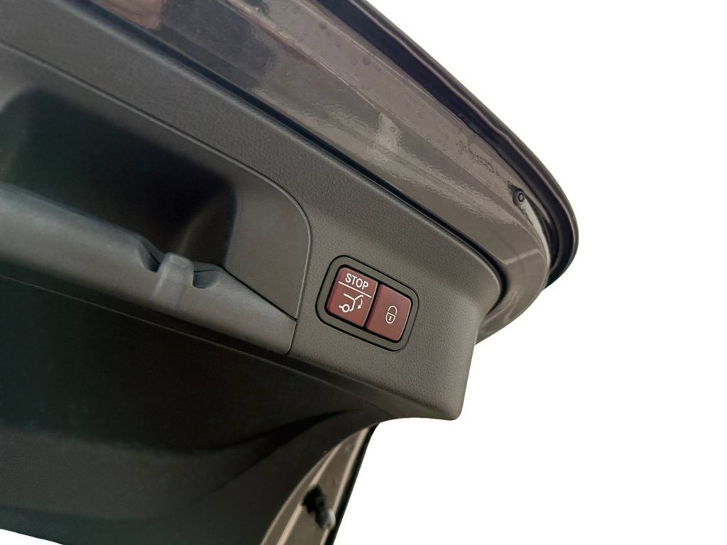Used 2023 Mercedes-Benz GLC 300 4MATIC Coupe image 28