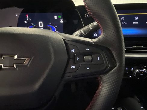 Used 2024 Chevrolet Trax RS FWD image 36