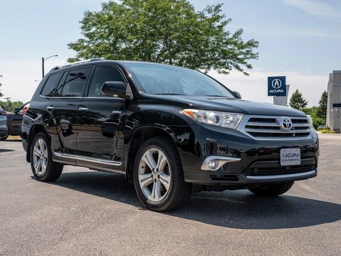 Used 2012 Toyota Highlander Limited w/ Tow Pkg AWD/4WD image 3
