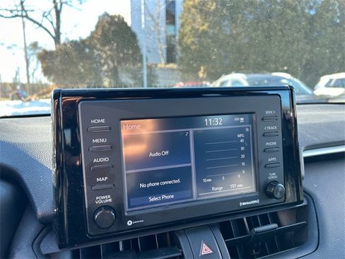 Used 2022 Toyota RAV4 LE image 15