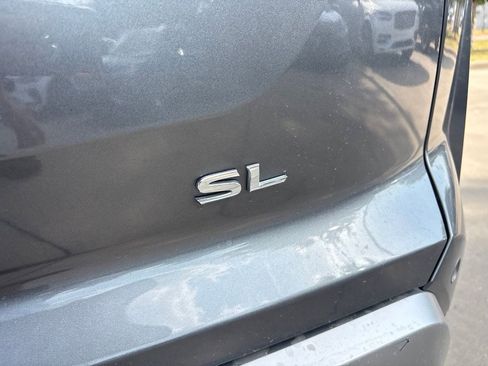 Used 2025 Nissan Pathfinder SL FWD image 9