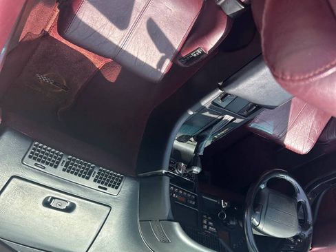 Used 1993 Chevrolet Corvette Convertible RWD image 13