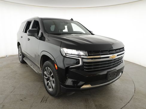 Used 2021 Chevrolet Tahoe LT w/ LT Signature Package image 3
