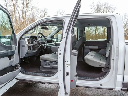 Used 2023 Ford F350 XLT image 9