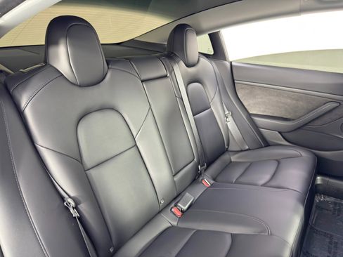 Used 2022 Tesla Model 3 Performance image 39