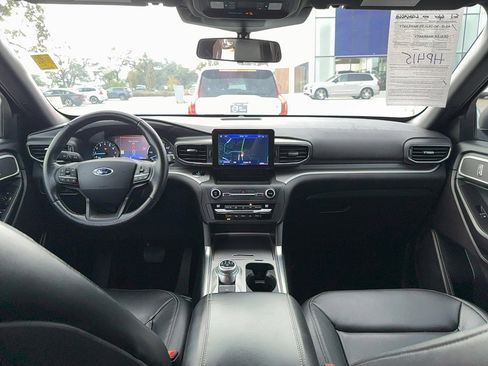 Used 2020 Ford Explorer XLT w/ Equipment Group 202A image 16