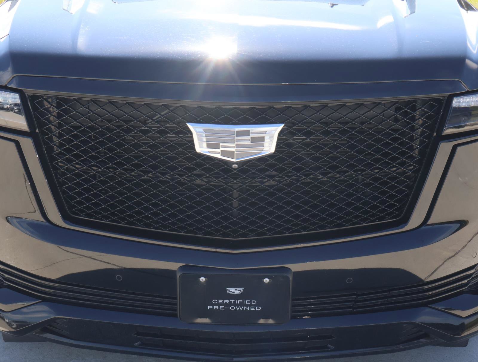 Certified 2023 Cadillac Escalade Sport Platinum w/ LPO, Floor Liner Package AWD/4WD image 8