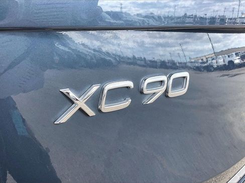 Used 2022 Volvo XC90 T6 Momentum w/ Advanced Package image 21