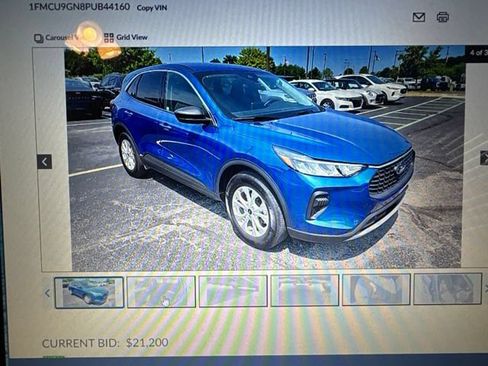 Used 2023 Ford Escape Active AWD/4WD image 3