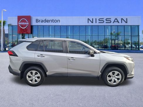 Used 2023 Toyota RAV4 LE FWD image 4