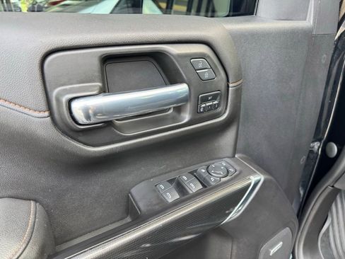 Used 2021 GMC Sierra 1500 AT4 w/ AT4 Value Package AWD/4WD image 3