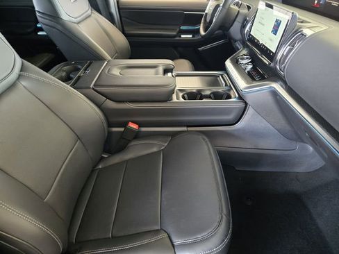 New 2026 Ford Expedition Max Platinum w/ Stealth Appearance Package AWD/4WD image 10