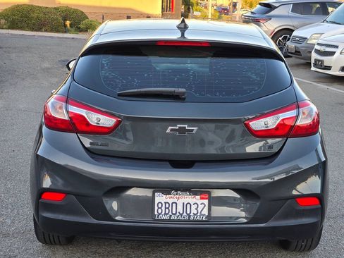 Used 2017 Chevrolet Cruze LT FWD image 14