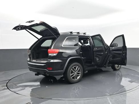 Used 2017 Jeep Grand Cherokee Limited AWD/4WD image 33