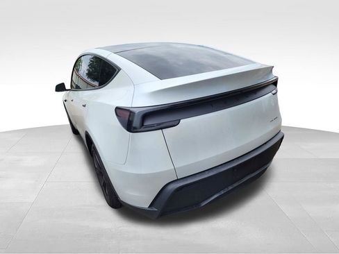 Used 2026 Tesla Model Y Long Range AWD/4WD image 9