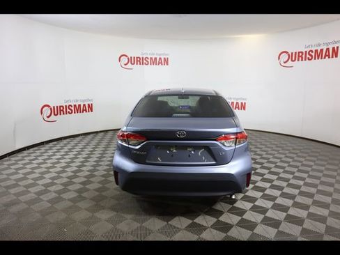 Used 2025 Toyota Corolla LE image 12