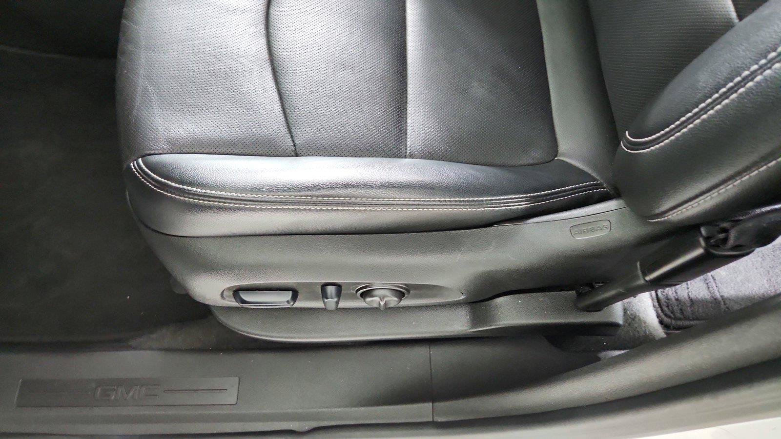 Used 2024 GMC Terrain SLT AWD/4WD image 18