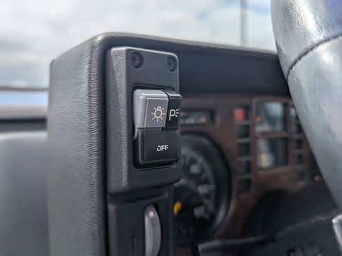 Used 1987 Pontiac Fiero GT RWD image 15