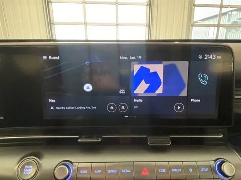 Used 2024 Hyundai Kona Limited image 29