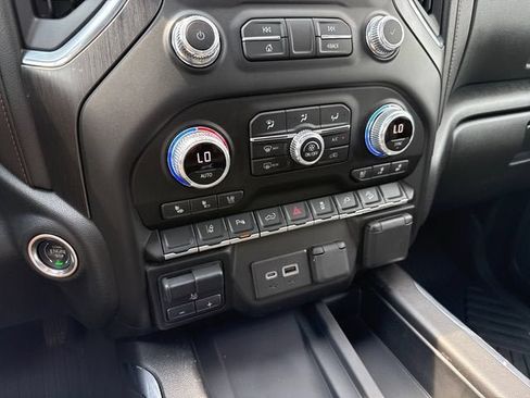 Used 2022 GMC Sierra 2500 AT4 w/ AT4 Premium Plus Package AWD/4WD image 21