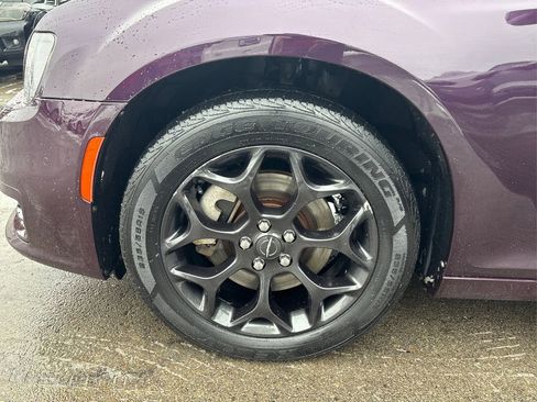 Used 2021 Chrysler 300 Touring L image 12