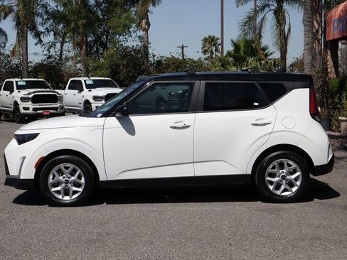 Used 2023 Kia Soul S FWD image 5