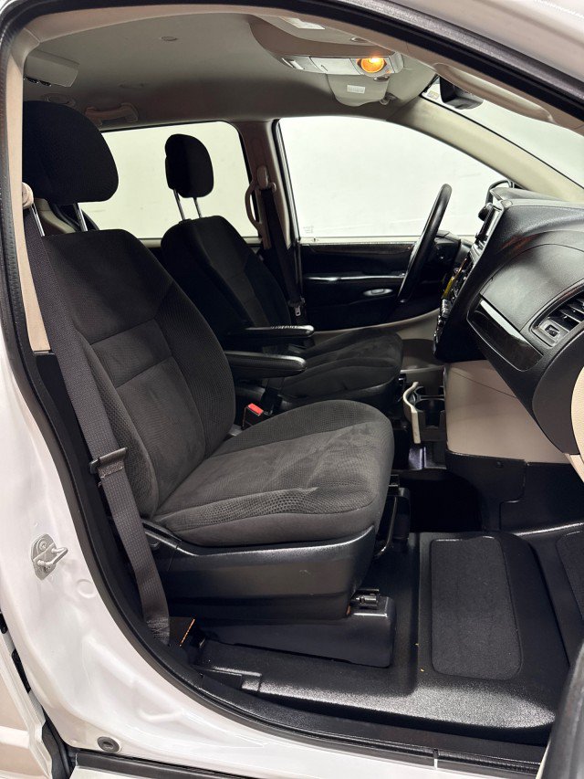 Used 2019 Dodge Grand Caravan SE FWD image 24