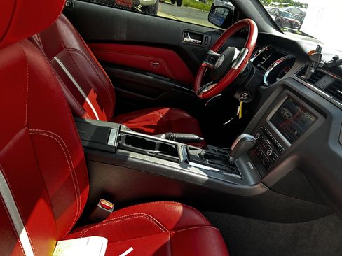 Used 2014 Ford Mustang GT Premium w/ Electronics Package RWD image 12