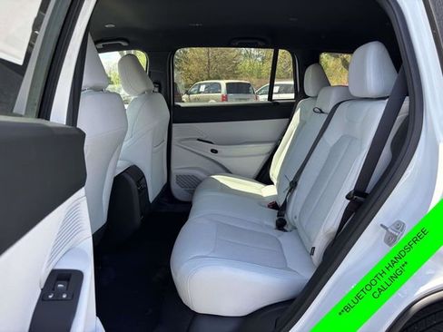 New 2026 Jeep Cherokee Laredo AWD/4WD image 5