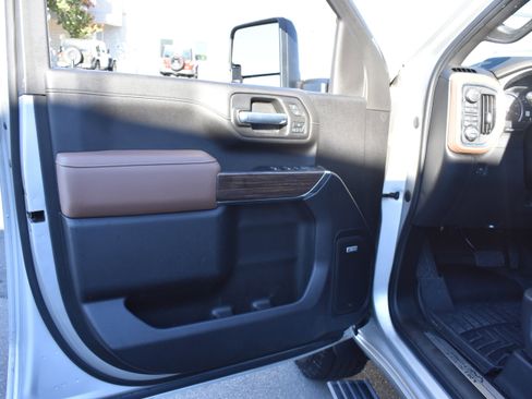 Used 2022 Chevrolet Silverado 2500 High Country w/ Z71 Off-Road Package image 26