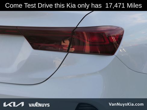 Used 2023 Kia Forte LXS image 3