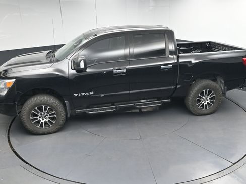 Used 2021 Nissan Titan SV w/ SV Convenience Package image 38