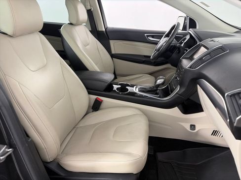 Used 2015 Ford Edge Titanium w/ Equipment Group 302A AWD/4WD image 31
