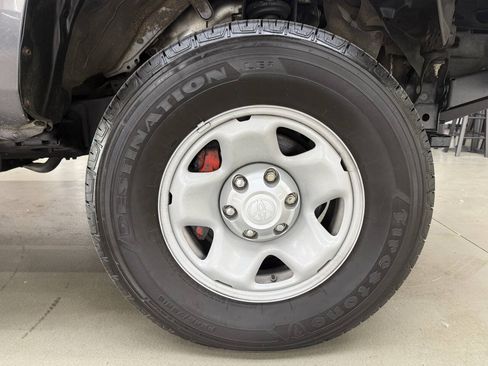 Used 2021 Toyota Tacoma SR AWD/4WD image 31